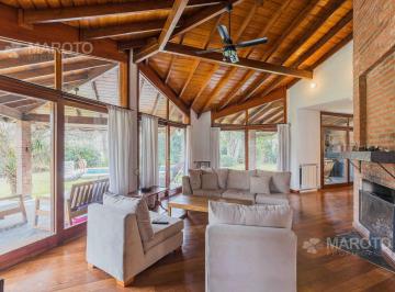 Casa · 280m² · 6 Ambientes · 2 Cocheras · Casa en Venta en C. C. Los Horneros - Maroto Propiedades