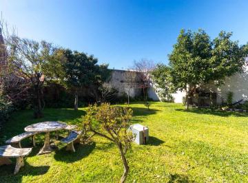 Casa · 127m² · 3 Ambientes · 1 Cochera · Casa 3 Amb con Cochera y Parque en Monte Grande