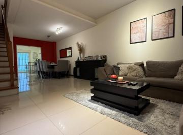 Casa · 180m² · 5 Ambientes · 1 Cochera · Casa Triplex 5 Ambientes 4 Dorm. Jardin Piscina