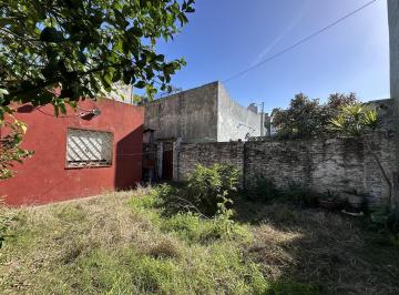 PH · 95m² · 4 Ambientes · 1 Cochera · Venta PH Tipo Casa 4 Ambientes Terraza, Frente y Sin Expensas en Parque Avellaneda