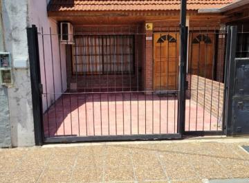 Departamento · 130m² · 5 Ambientes · 1 Cochera · Triplex de 5 Ambientes en Venta en Carapachay