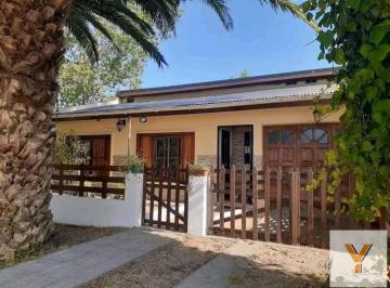 Casa · 100m² · 3 Ambientes · 1 Cochera · Casa en Venta - 2 Dorm. 1 Baño - Cochera - 439 m² - San Clemente del Tuyú