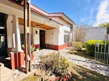 Casa de 3 ambientes, Ezeiza · Casa en Alquiler en Ezeiza con Parque