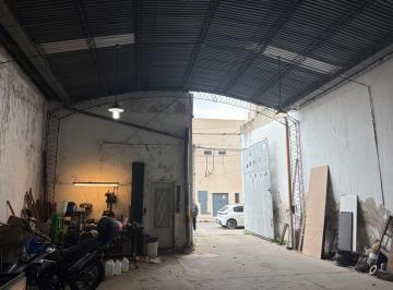 Bodega-Galpón · 217m² · 2 Ambientes · Galpón - Cinco Esquinas