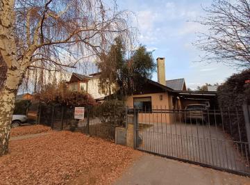 Casa · 4 Ambientes · 1 Cochera · Casa en San Carlos de Bariloche