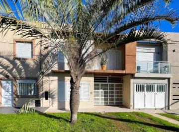 Casa · 100m² · 5 Ambientes · 1 Cochera · Gran Dúplex 3 Dorm., Patio y Cochera, Paraná