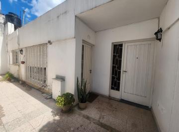 Casa · 78m² · 3 Ambientes · Casa Interna de Pasillo Suipacha 1200