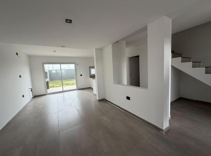 Casa · 110m² · 4 Ambientes · 2 Cocheras
