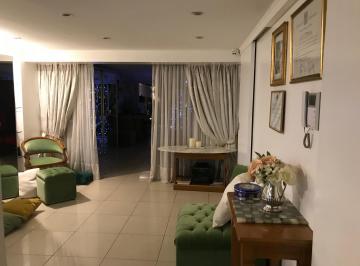 Departamento en Venta de 2 ambientes · Terraza - Sol - en Corazón de Recoleta. Cochera Fija - Apto Profesional