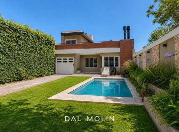 Casa · 180m² · 4 Ambientes · 4 Cocheras · Casa en Venta - Pinos de Anchorena - Santa Mónica - Parque y Piscina - Apto Crédito - 3 Habitaciones