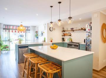 Casa · 300m² · 6 Ambientes · 2 Cocheras · Casa en Haedo Norte