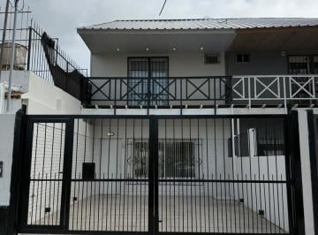 PH · 80m² · 4 Ambientes · 1 Cochera · PH Cuatro Ambientes. Cochera. Parque Luro. Apto Crédito. Venta.