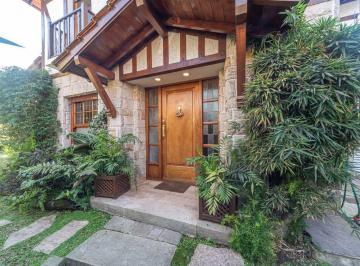 Casa · 340m² · 6 Ambientes · 6 Cocheras · Venta Casa 6 Ambientes B. Parque Aguirre, Acassuso