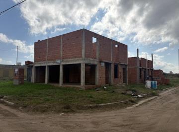 Casa · 375m² · 6 Ambientes · 1 Cochera · Venta Complejo de Departamentos + Locales Comerciales
