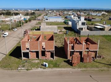 Casa · 375m² · 6 Ambientes · 1 Cochera · Venta Complejo de Departamentos + Locales Comerciales