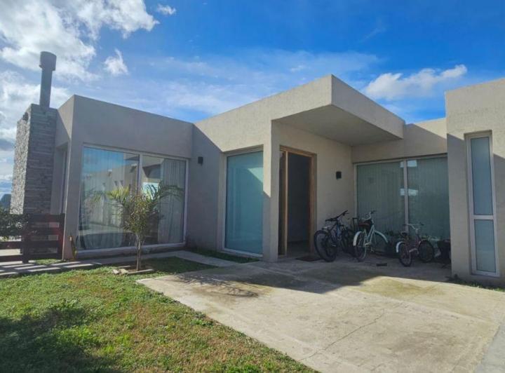 Casa · 200m² · 4 Ambientes