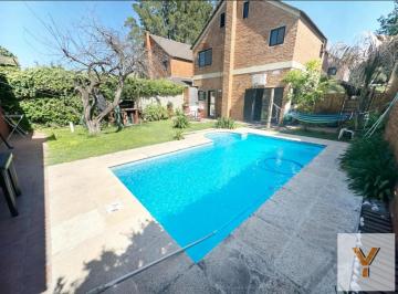 Casa · 140m² · 7 Ambientes · 2 Cocheras · Casa en Venta - 3 Dorm. 3 Baños - Cochera - 340 m² - Canning