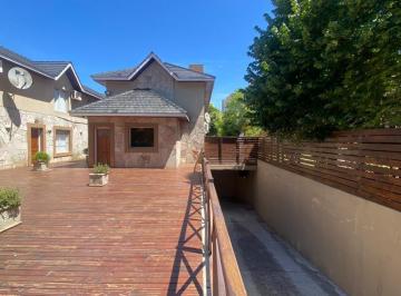 Departamento · 112m² · 4 Ambientes · 2 Cocheras · Departamento Duplex Moderno en Venta a 200 m del Centro Doble Cochera Cubierta Baulera Gas Natu