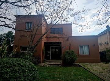 Casa · 200m² · 4 Ambientes · 2 Cocheras · Casa en Alq. Temporario en San Isidro Labrador, Villanueva, Tigre