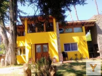 Casa · 129m² · 5 Ambientes · 3 Cocheras · Casa en Venta - 4 Dorm. 3 Baños - Villa Gesell