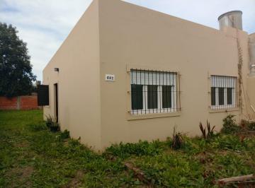 Casa de 4 ambientes, La Plata · Mudate Al Verde! Muy Linda Casa en Villa Elvira / Barrio Aeropuerto La Plata