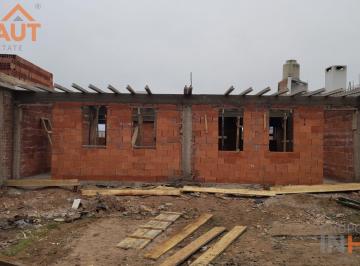 PH · 85m² · 4 Ambientes · 1 Cochera · PH en Terrazas Neuquén