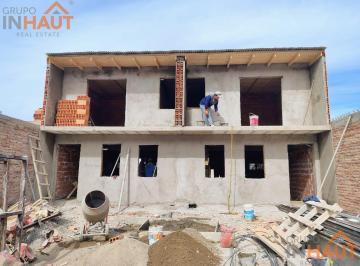 PH · 85m² · 4 Ambientes · 1 Cochera · PH en Terrazas Neuquén