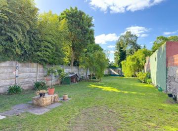 Casa · 100m² · 3 Ambientes · 1 Cochera · En Venta Casa en Amplio Lote - Zona Cerrito Tandil