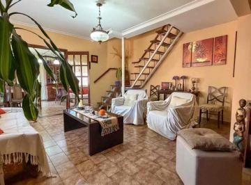 Casa · 190m² · 5 Ambientes · 2 Cocheras · Casa 4 Dorm. Semicentro Tandil