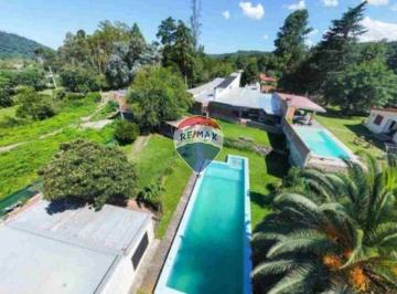 Casa · 220m² · 8 Ambientes · 1 Cochera · Venta Casas de 2 y 3 Dor 1512 m² S. Pablo de Reyes
