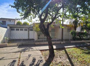 Casa · 190m² · 6 Ambientes · 1 Cochera · Avellaneda, Se Vende Casa con Pileta