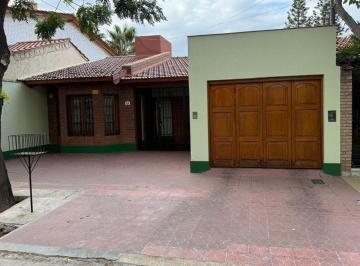 Casa · 185m² · 3 Ambientes · 1 Cochera · Venta Casa 3dorm 2 Baños Cochera. 4ta Oeste Ciudad