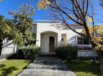 Casa · 270m² · 5 Ambientes · 2 Cocheras · Venta Casa Barrio Palmares