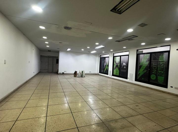 Oficina comercial · 309m²