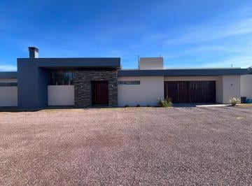 Casa · 348m² · 7 Ambientes · 3 Cocheras · Venta Casa Callejon Privado San Martin Mendoza