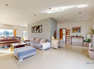 Casa · 307m² · 6 Ambientes · 2 Cocheras · Venta Casa 6 Ambientes en El Lauquen San Vicente