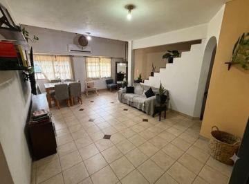 PH · 152m² · 4 Ambientes · Venta PH de 4 Ambientes en Munro - Entrada Indep