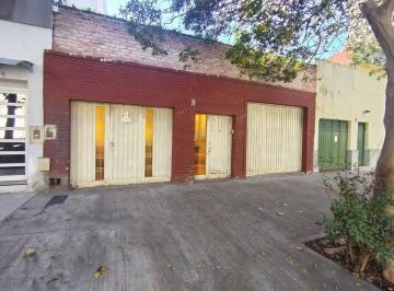 Casa · 165m² · 5 Ambientes · 2 Cocheras · Casa a Refaccionar en Lote 8,66 X 47,45 Usam
