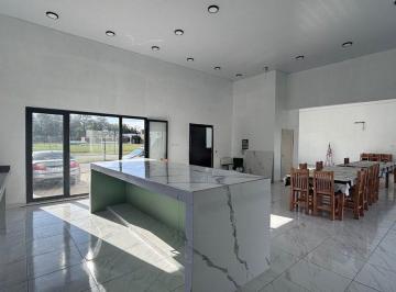 Casa · 460m² · 4 Ambientes · 2 Cocheras · Venta Casa 5 Amb Piscina Condominio San Fermin