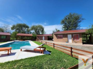 Quinta vacacional · 300m² · 9 Ambientes · Quinta en Venta - 8 Dorm. 4 Baños - 2000 m² - Córdoba