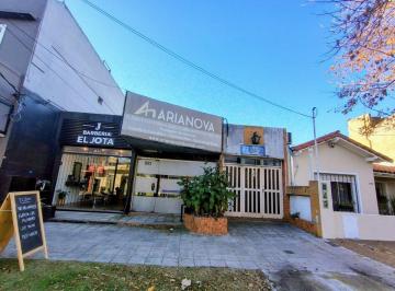 Local comercial · 78m² · 1 Cochera · Venta 2 Locales con Renta en Lote 480 m² Banfield