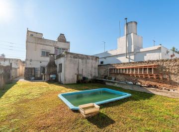 PH · 88m² · 2 Ambientes · 1 Cochera · Venta PH 2 Amb Boulogne Planta Baja Jardin E/auto