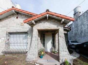 Casa · 165m² · 6 Ambientes · 2 Cocheras · Chalet Pintoresco Av Principal Z/comercial Quilmes