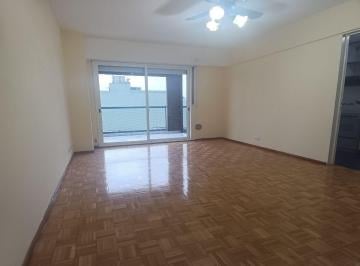 Departamento · 42m² · 2 Ambientes · Departamento en Alquiler – 2 Amb con Balcón Flores
