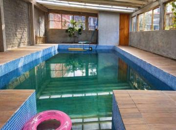 Casa · 307m² · 6 Ambientes · 3 Cocheras · Venta Casa 5 Dorm. C/dpto - Pileta Guaymallén