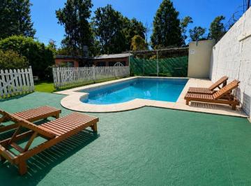 Quinta vacacional · 80m² · 1 Dormitorio · 3 Cocheras · Venta Casa Quinta 1500 m² Pontevedra Merlo