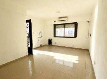 Casa · 78m² · 3 Ambientes · 1 Cochera · Venta 3 Amb PH Tipo Casa Castelar Apto Credito