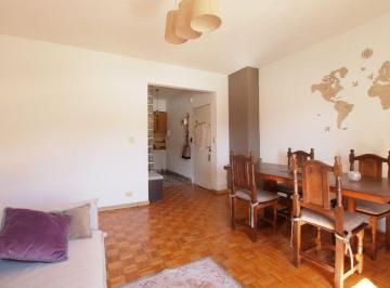 Departamento · 69m² · 3 Ambientes · Departamento de 3 Ambientes y Medio Venta Flores