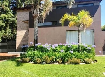 Casa · 170m² · 4 Ambientes · 4 Cocheras · Venta Casa Barrio Privado La Masia Pilar