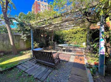 Casa · 220m² · 6 Ambientes · 1 Cochera · Venta Casa 6 Amb Villa del Parque con Jardin
